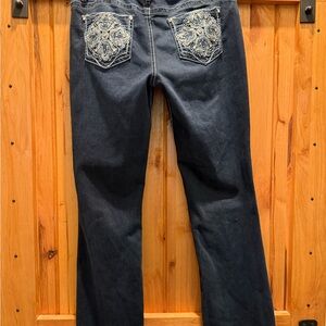 Elegant Embroidered Women's Straight Leg Jeans